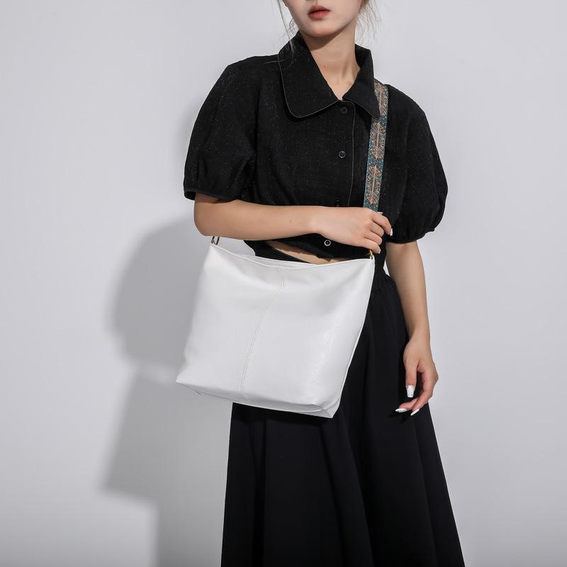 Yogodlns Bred Geometrisk Rem Axelväska Stor Kapacitet Crossbody Väskor För Damer Retro Pu Läder Damväska För Shopping & Resor