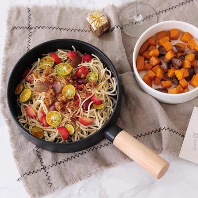 Nordic Runde Steak Teller Pfanne Mit Holzgriff Kreative Pasta Salat Schüssel Einfache Keramik Lebensmittel Behälter Küche Geschirr