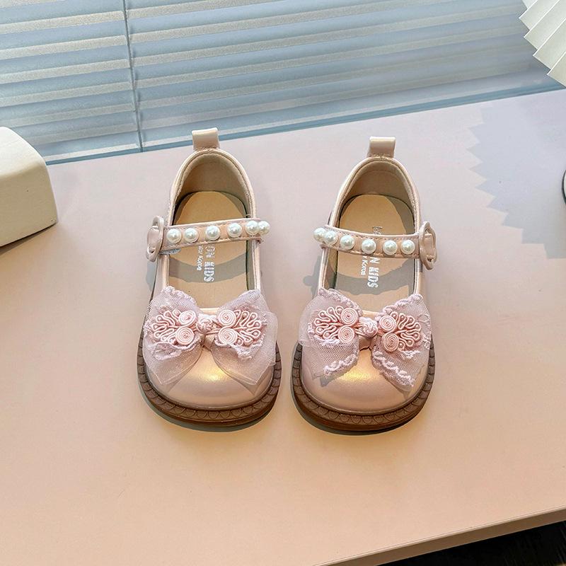 Girls' Leather Butterfly Lace Soft Sole Shoes - Spring/Autumn 2026 Fashion Dance Style