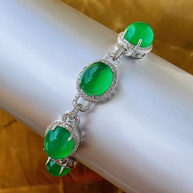 

Ювелирные изделия Халцедон Флуоресцентный Имитация Корунда Овальный Браслет Женский 10 * 12