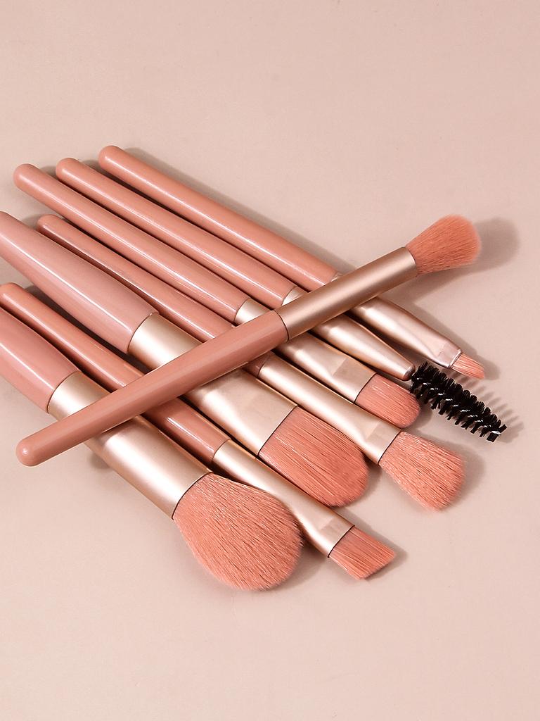 Das 7-teilige Anfänger-Make-up-Pinselset enthält Foundation-Pinsel, Rouge-Pinsel, Lidschatten-Pinsel, Mascara-Pinsel und Lippen-Pinsel.