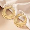 Europäischer & Amerikanischer Kreativer Design Große Unregelmäßige Plissierte Kreis-Ohrringe für Frauen