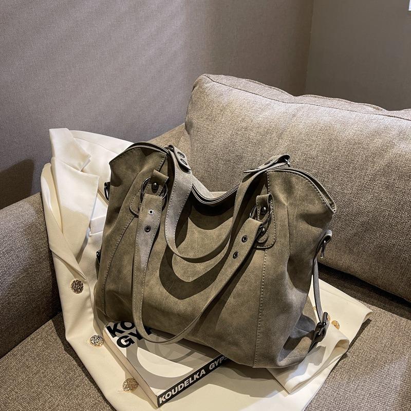 Retro large-capacity new women's bag versatile messenger bag simple casual shoulder tote bucket bag