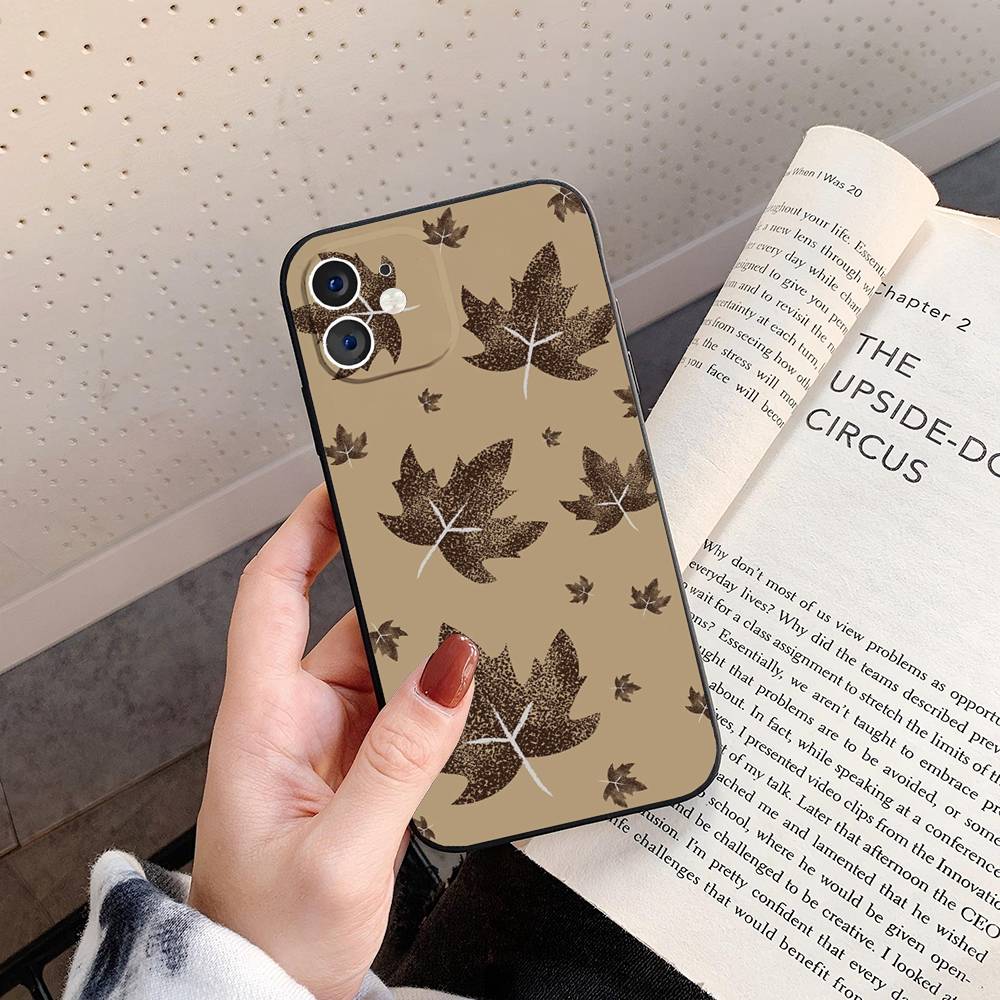Autumn Maple Leaf Decoration Phone Case For IPhone 17 Air 16 15 14 13 Pro Max 11 12 Black Silicone Cover