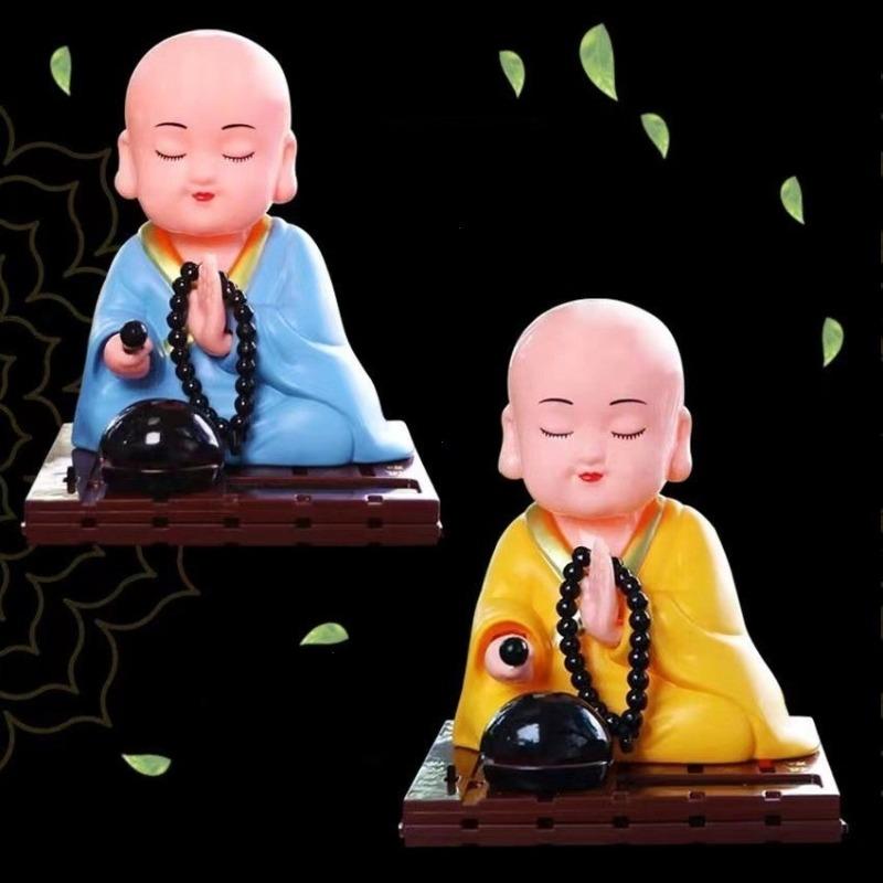 Solar Little Monk Ornamente creative pentru mașini Decorațiune pentru bord în stil chinezesc Budism Ornament norocos Accesorii interioare auto