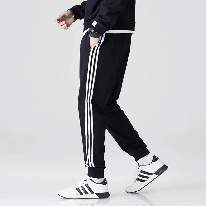 Men's Casual Three-Stripe Sportswear Set: Lightweight Spring/Autumn Jacket, Outdoor Running Hoodie, and Sweatpants Two-Piece Set. XL