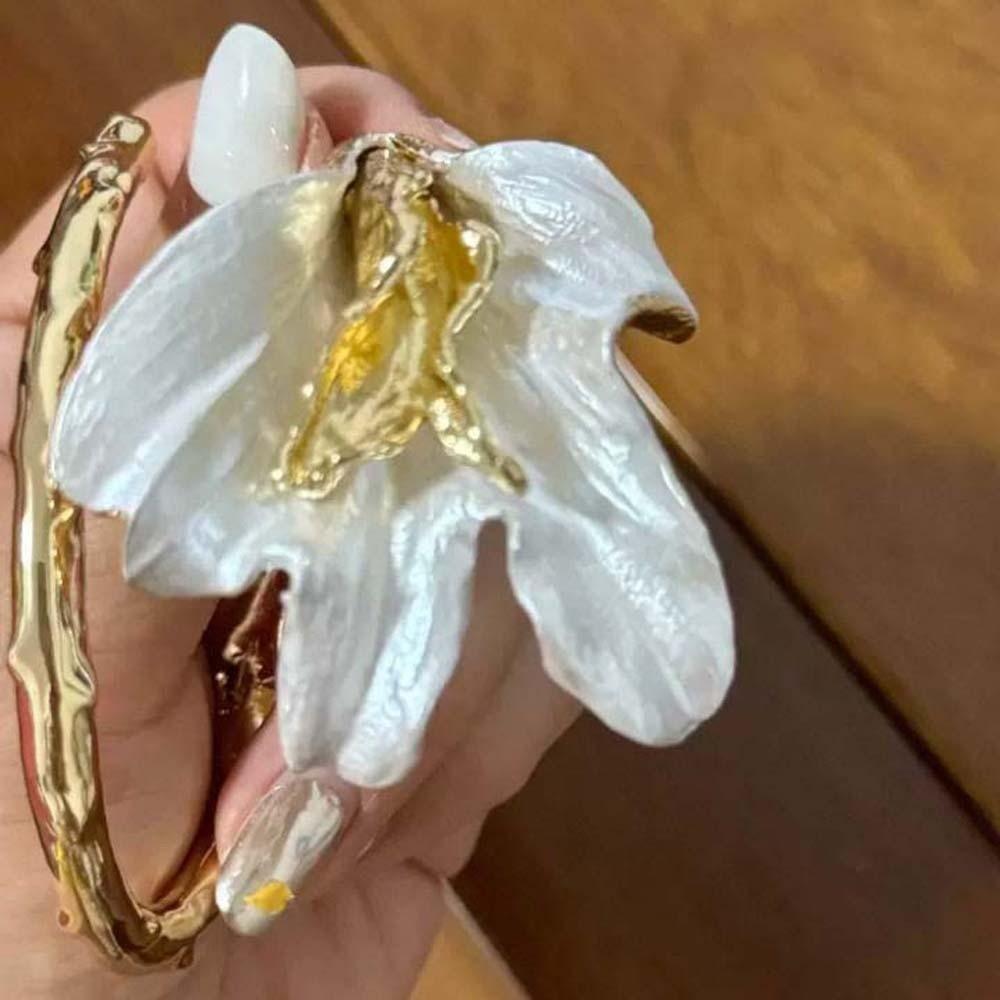 Openable Tulip Bangle Exaggerated Metal Flower Bracelet Classical Golden and White Bangle Girls