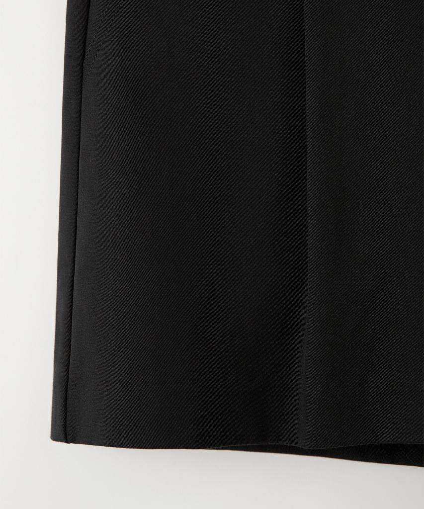 Sseomweeobeoteo Dave Cotton Short Pants - Black
