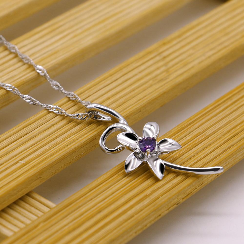 Direct Sales Korean Women'S Flower Pendant Necklace Simple Collarbone Chain Platinum-Plated Versatile Jewelry