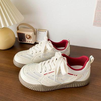 Eenvoudige en modieuze kleine witte schoenen zomer nieuwe ademende en veelzijdige mesh dikke zool ronde neus damesschoenen casual schoenen