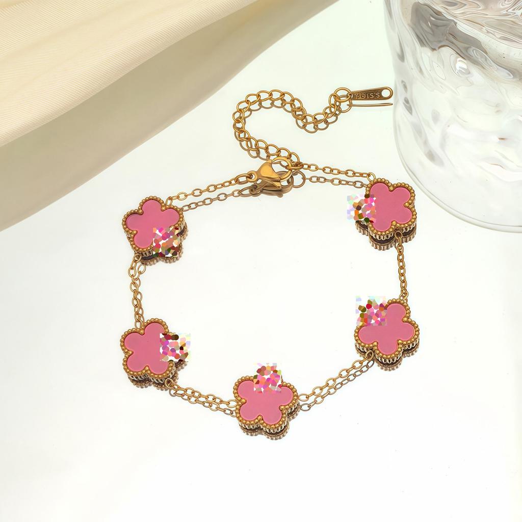 European & American Four-Leaf Clover Bracelet for Women - Simple, Elegant Luxury In Titanium Steel