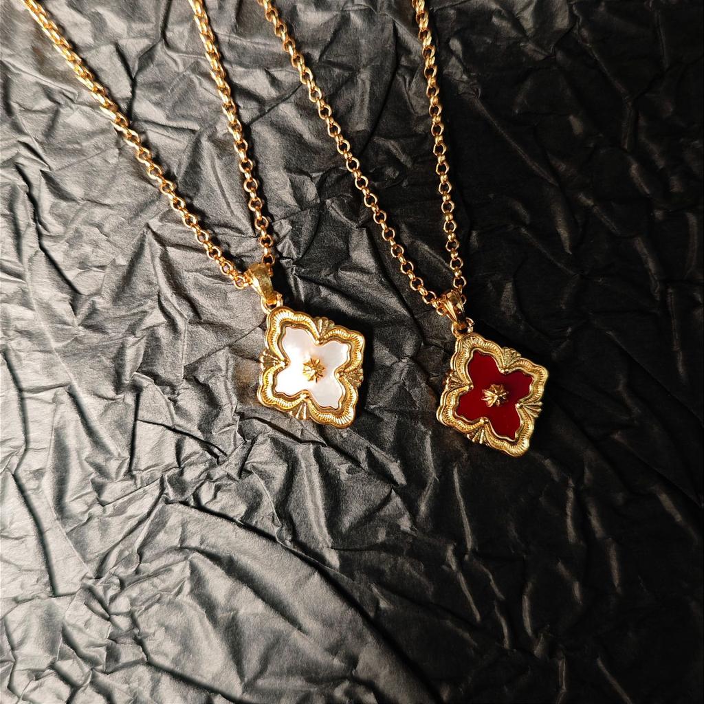 Italian Brushed Craftsmanship Retro Court Style Bratti White Fritillary Four-Leaf Clover Necklace Female Onyx Collarbone Chain