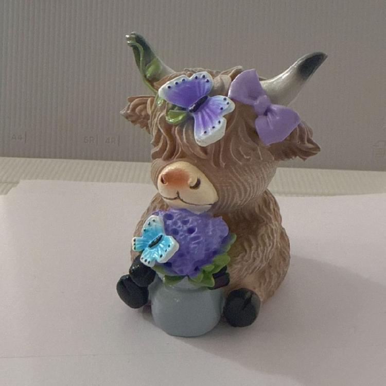 Lavenders Highlands Cow Figurines Highlands Cow Gnomes Resin Statue Calf Lover Gift for Home Tiered Tray Table Decors