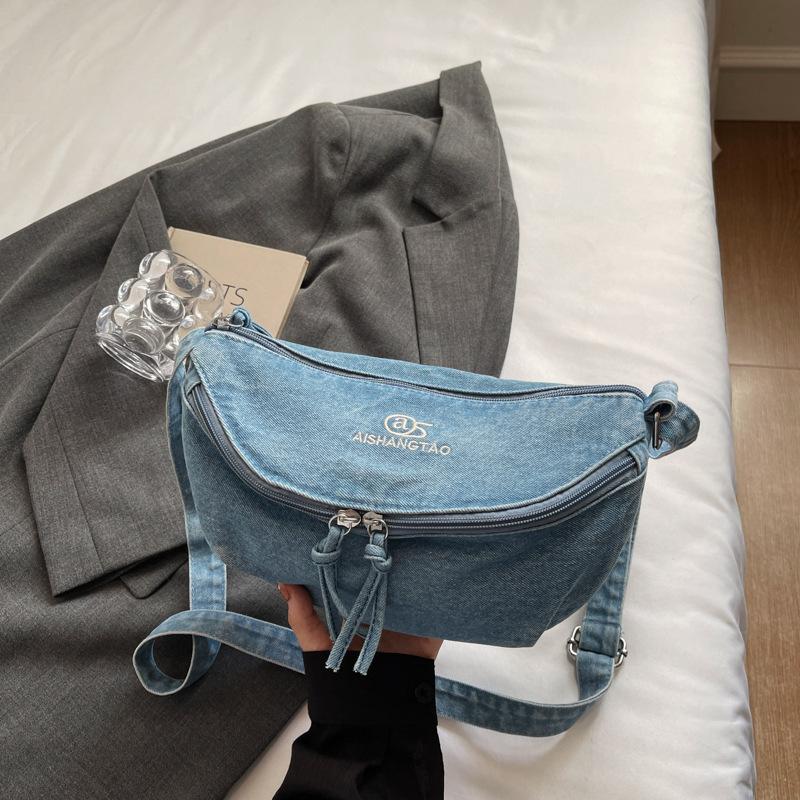 Denim messenger bag women's large-capacity literary and artistic fan shoulder bag 2025 autumn new fashion personalized trend small bag