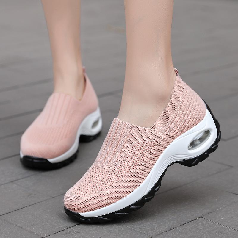 Style Of Sporty Mother Shoes Breathable Footwear Middle-Aged Mesh Sports Shoes Casual Thick Sole Height-Enhancing Shaking Shoes