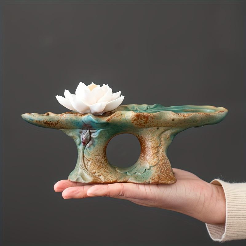 1 sada Keramická čajová souprava Kung Fu s designem Lotus Poloautomatická čajová souprava Líný čaj s rotační funkcí Ceremony Příslušenství 6 šálků s podnosem na čaj For Livin