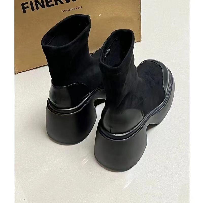 2025 Europäische Station Herbst und Winter neue Muffin-Dicksohlen wasserdichte Tisch elastische kurze Stiefel hochhackige Martin-Stiefel dünne Stiefel Kinder