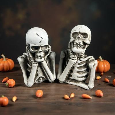 Minimalist Halloween Decoration - Practical Resin Skull Figurine for Spooky Home Party Atmosphere - Creepy Decor for Festivities
