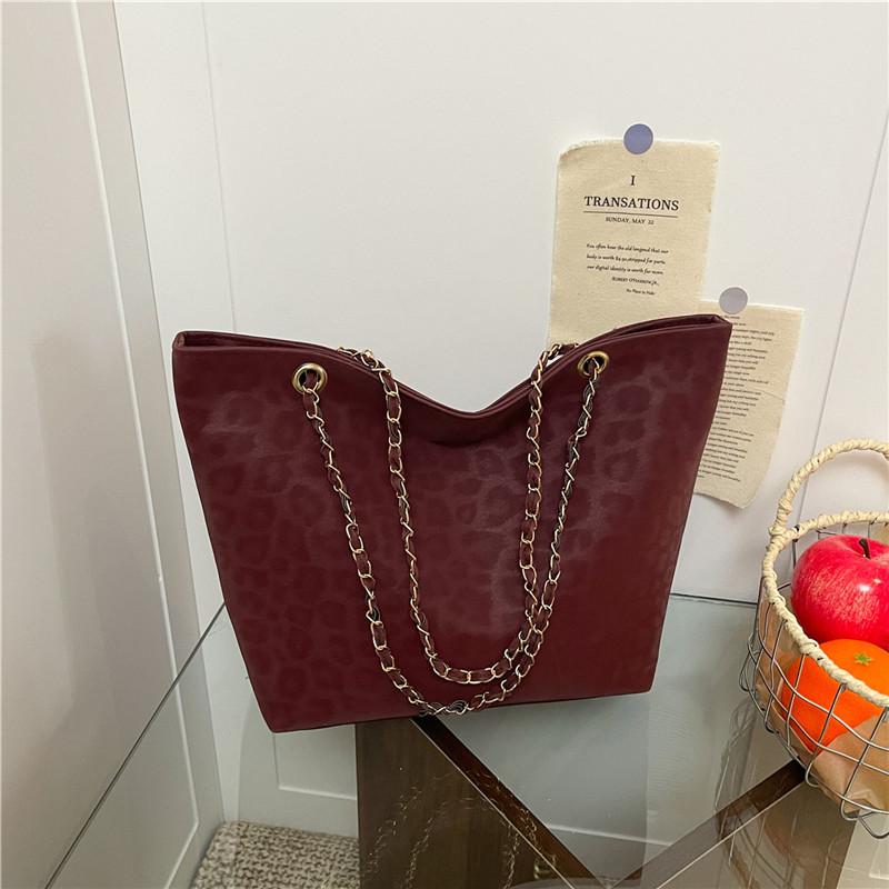 Autumn and Winter New Large-capacity Tote Bag Women's Fashion Simple Leopard Print Commuting Temperament Shoulder Armpit Bag