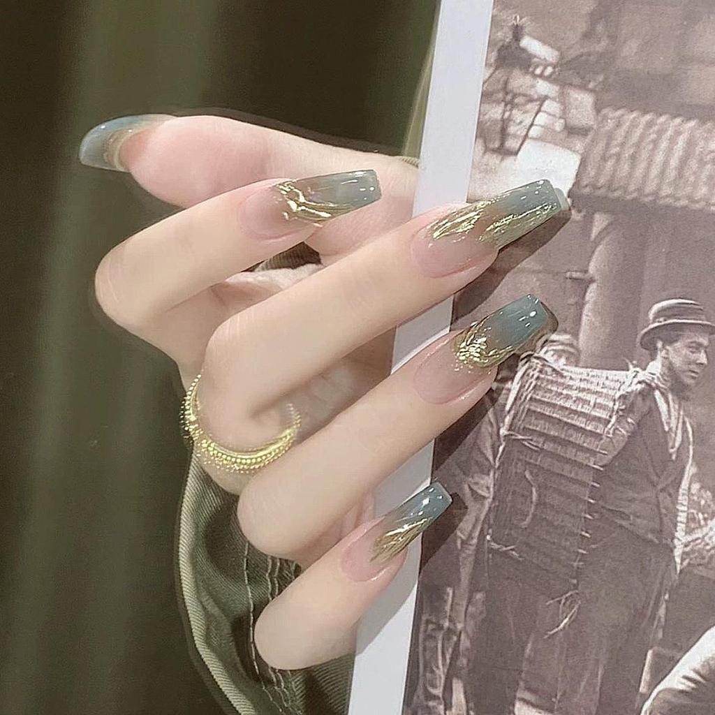 Gradient Gold Thread False Nail Patches - Detachable, Wearable Nail Art