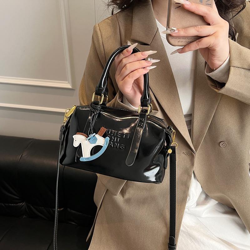 Premium bag women's new retro niche shoulder messenger bag versatile portable pillow bag