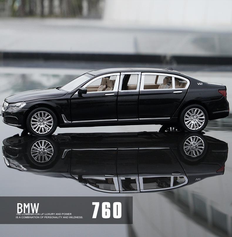 1:24 BMW 760 Extended Six-Door Alloy Model Car with Sound and Light Features