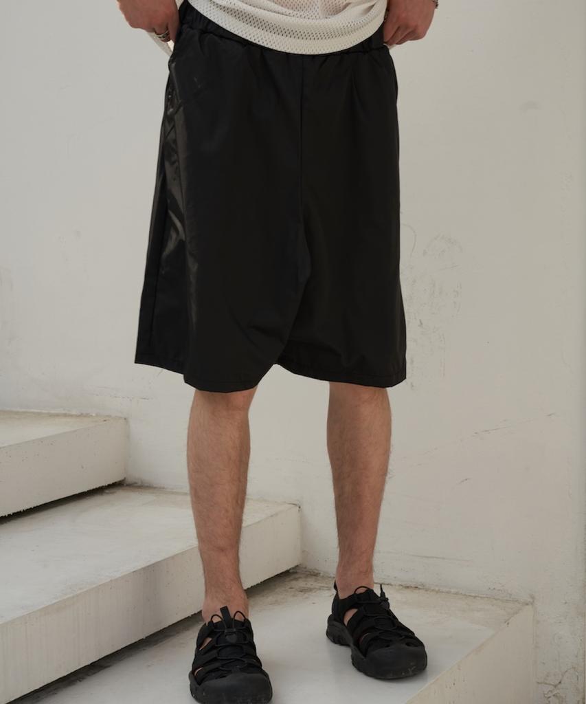 TENER Nylon Coated Bermuda Shorts (Black)