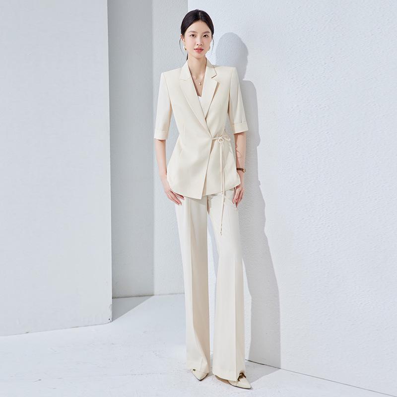 

2797 Plus Size Women s Light Luxury Slimming Suit: Mature Style Two-Piece Set with Micro Flare Pants 5XL грязно-белый