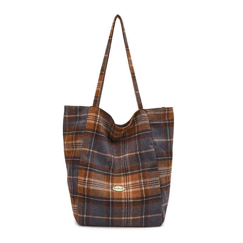2025 new Korean tote bag large capacity women's niche plaid commuter handbag shoulder bag underarm bag