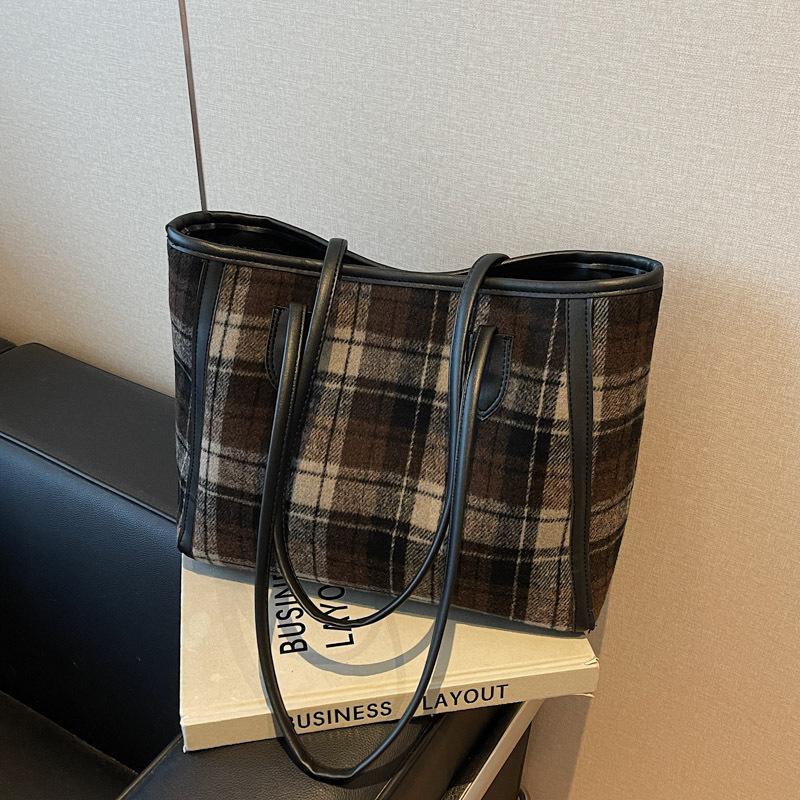 Woolen plaid large-capacity bag women's new autumn and winter versatile casual shoulder bag commuter tote bag