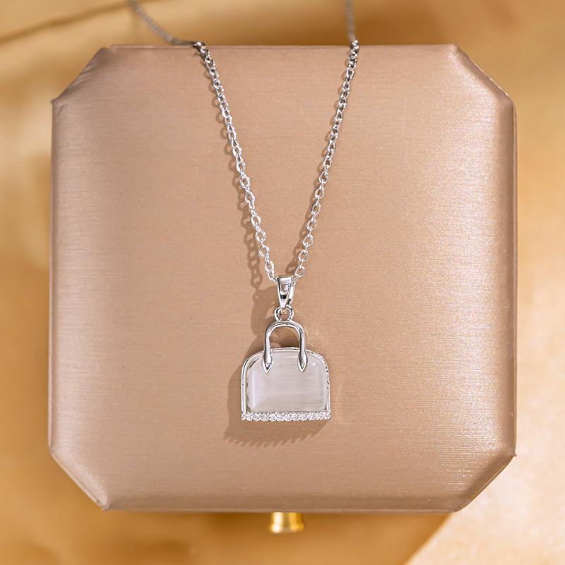 Golden Luxury Diamond Titanium Steel Necklace Women Fashion Slim Waist H Pendant Collarbone Chain