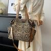 Women's New Shoulder Bag Leopard Print Casual Shopping Bag Large Capacity European and American Fashion Solid Color Tote Bag CLE