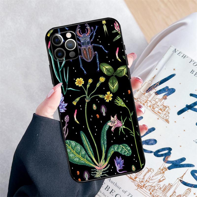 Midsummer bee garden honey Phone Case For iPhone 15 16 Pro Max 11 12 13 Mini 14 Pro Max XR 15 16 Plus 16e Cover Coque