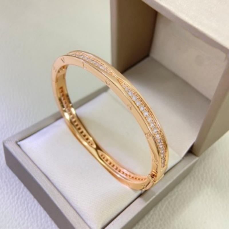 Women's Exquisite 18K Gold-Plated Zircon Bracelet - Light Luxury & Fashionable Design