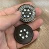 Magnesyczny Biskwit EDC Spinner na Palec Fidget Metalowy Popychacz Marka Zabawka Moneta Pop Moneta Anty-Lęk i Redukująca Stres Moneta Sensoryczna