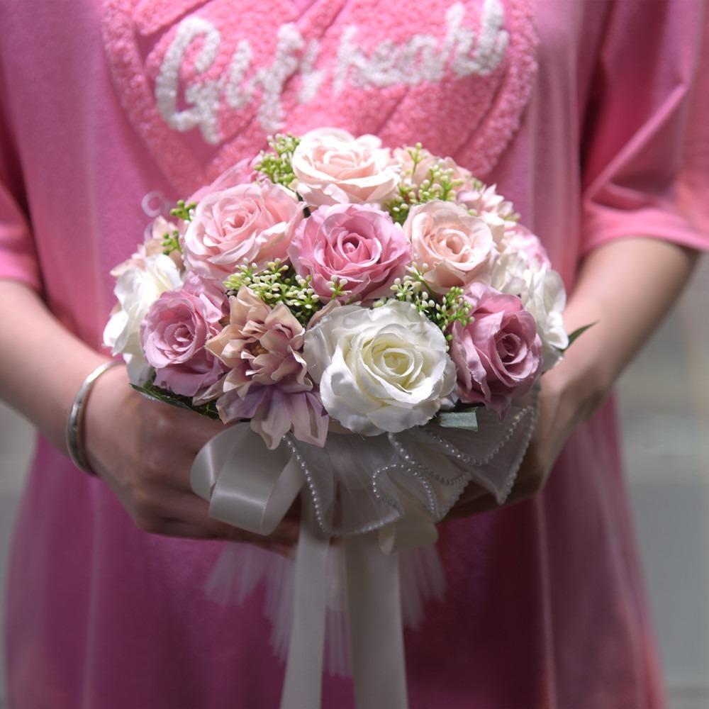 Se hedvábnou stuhou Svatební kytice Kytice umělých květin pro svatební obřad Výročí