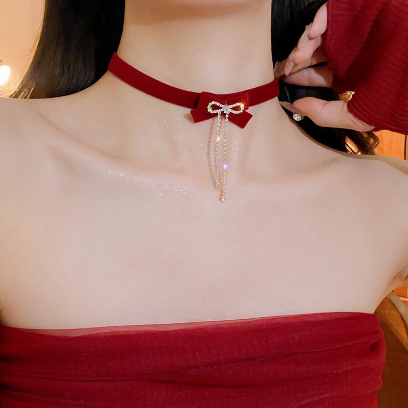 New Year Flocking Bow Tassel Pearl & Rhinestone Necklace – Elegant Clavicle Chain Design