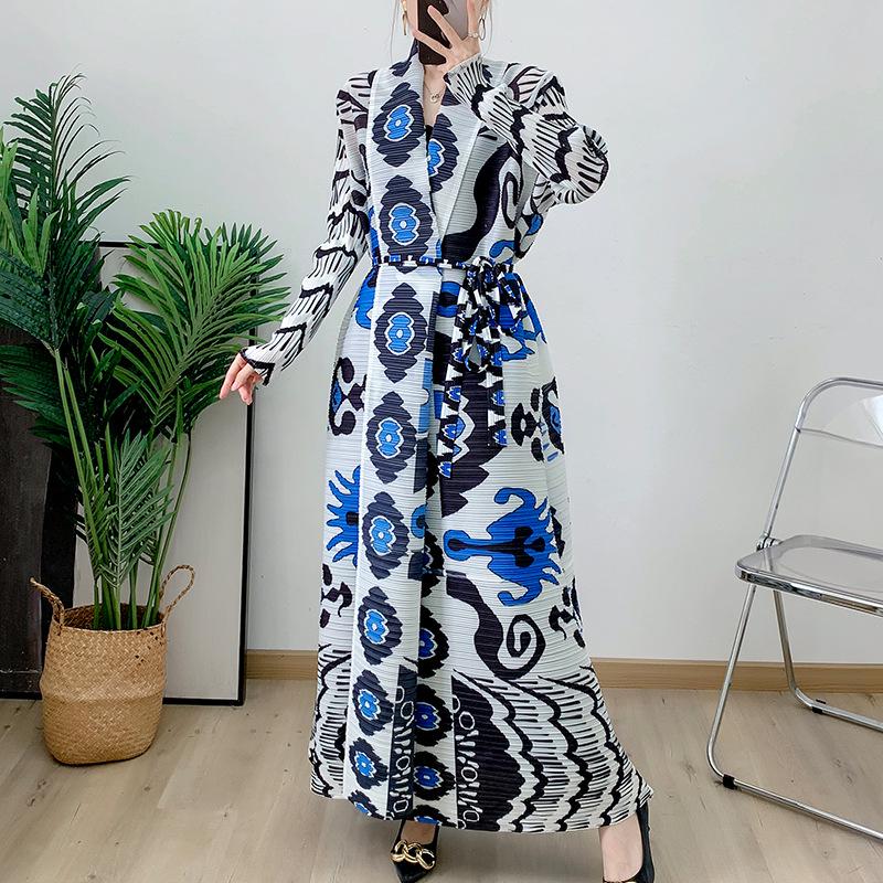 2024 Summer Women's Chic Middle East Pleated Robe Long Sleeve Cape Jacket