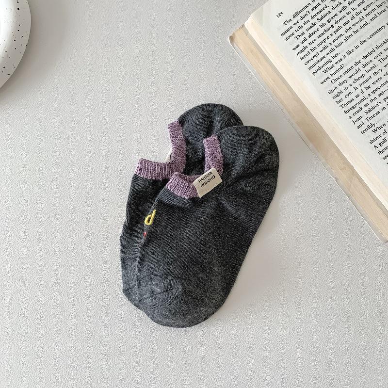 Spring and Summer Thin Women's Socks with Embroidered Letters, Cartoon Smiling Faces, Invisible and Non-dropping Heels