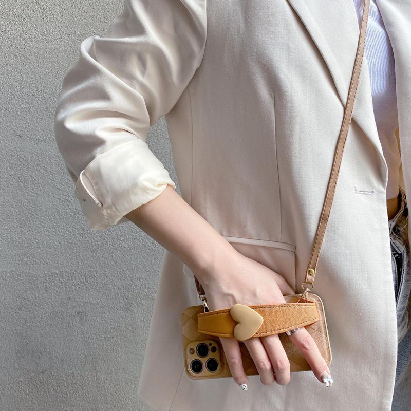 

Совместимый чехол для iPhone 16 с ремешком и подставкой Apple 12/11/13/14 Pro Diamond Heart. 16 Plus