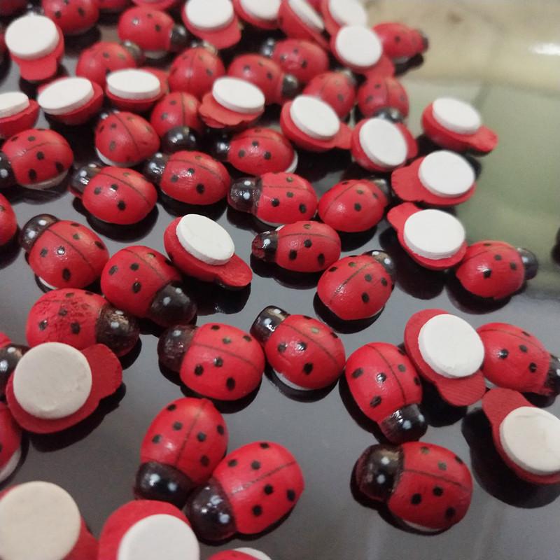 

100 шт. деревянные мини-самоклеящиеся наклейки с изображением пчелы 100pcs красный