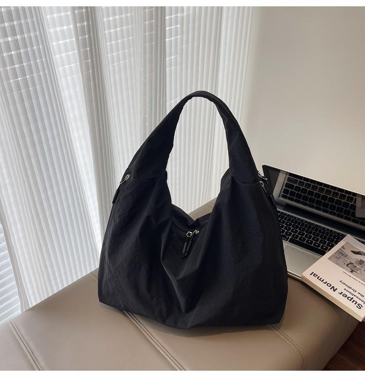 

Fashion casual tote bag women s 2025 summer new trendy versatile large-capacity underarm bag commuter shoulder bag