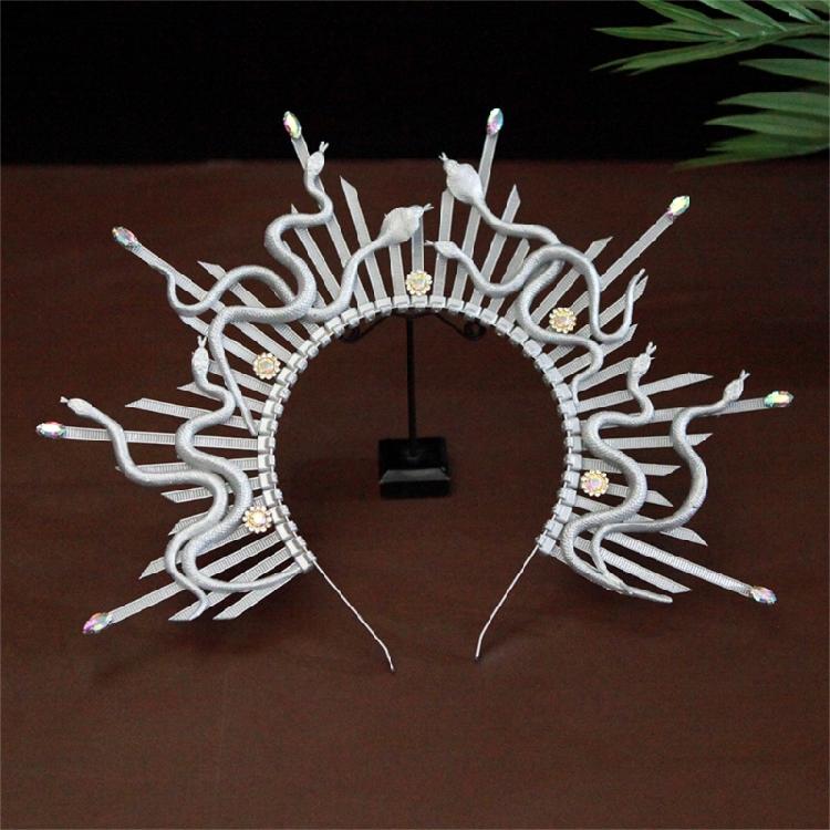 Fashionable Snake Crown Headpiece Women Mythical Headwear Suitable for Halloween Themed Party and Creating a Unique Look