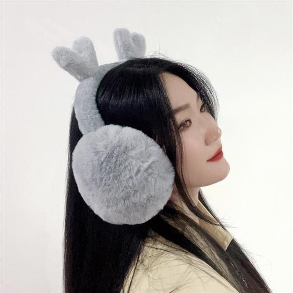 Heart-pong-pong fur earmuffs