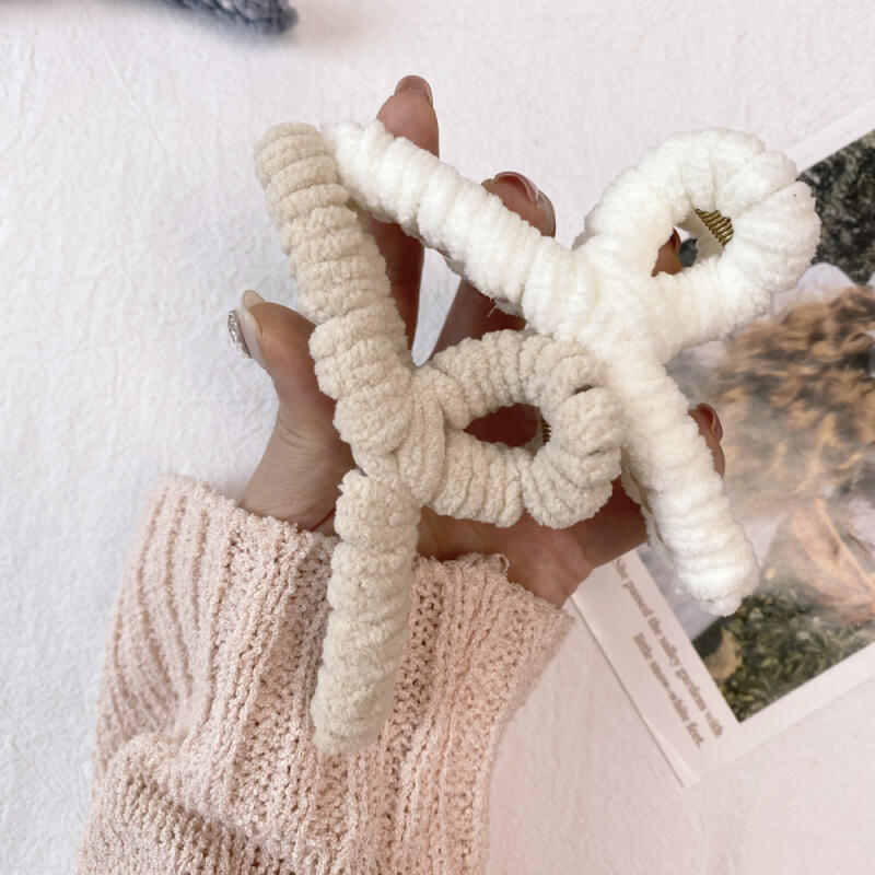 Soft Faux Fur Twist Hairpin Knit Mink Hair Clip Cream