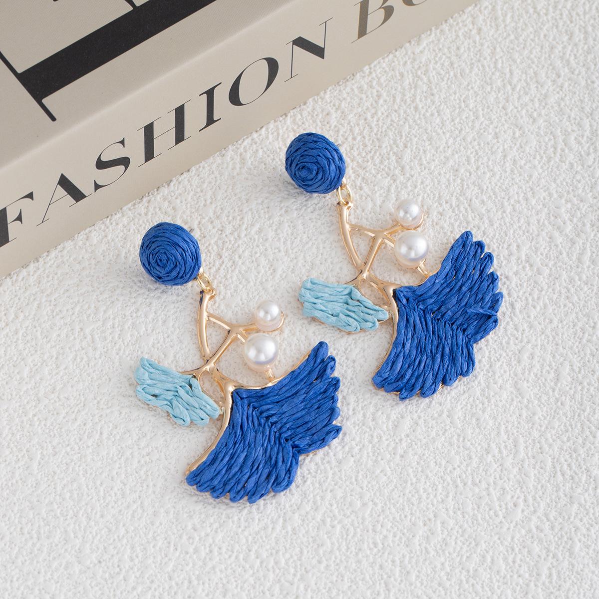 Преувеличенные серьги в отпускном стиле с листьями, плетеные из рафии, серьги с уникальной индивидуальностью, серьги со сладким темпераментом