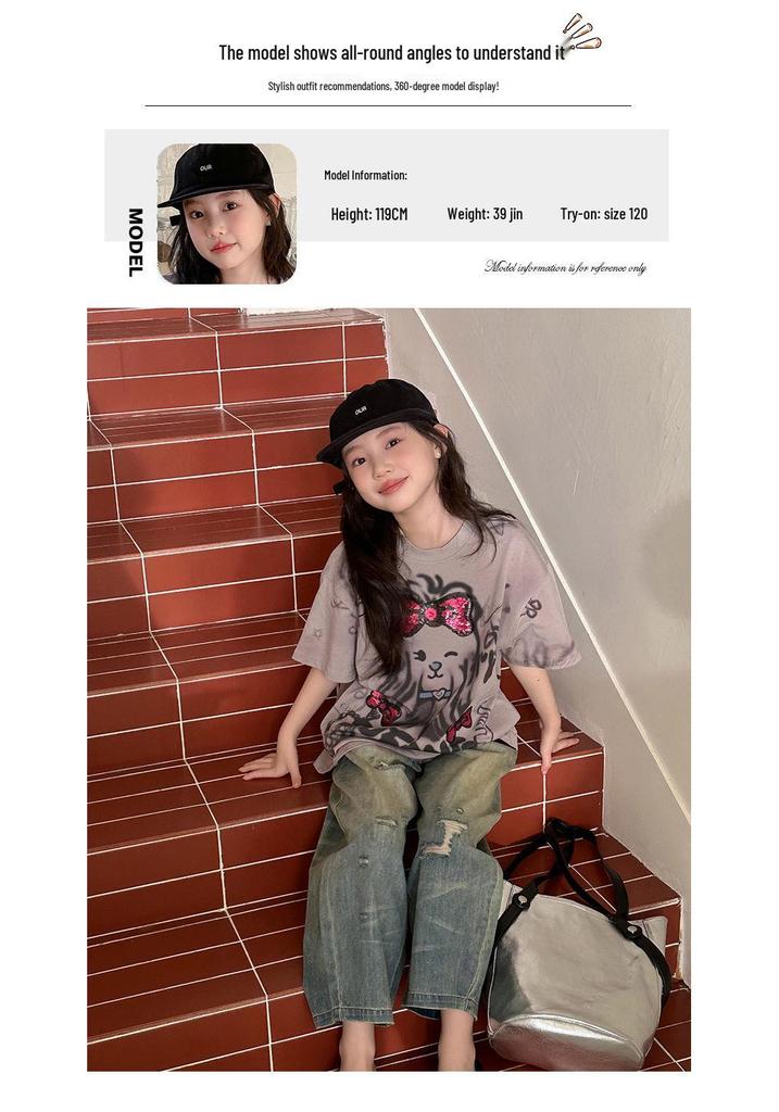 Coole Cartoon-Sommergarnitur für Kinder: Kurzarm-T-Shirt & Ripped Jeans Zweiteiler.