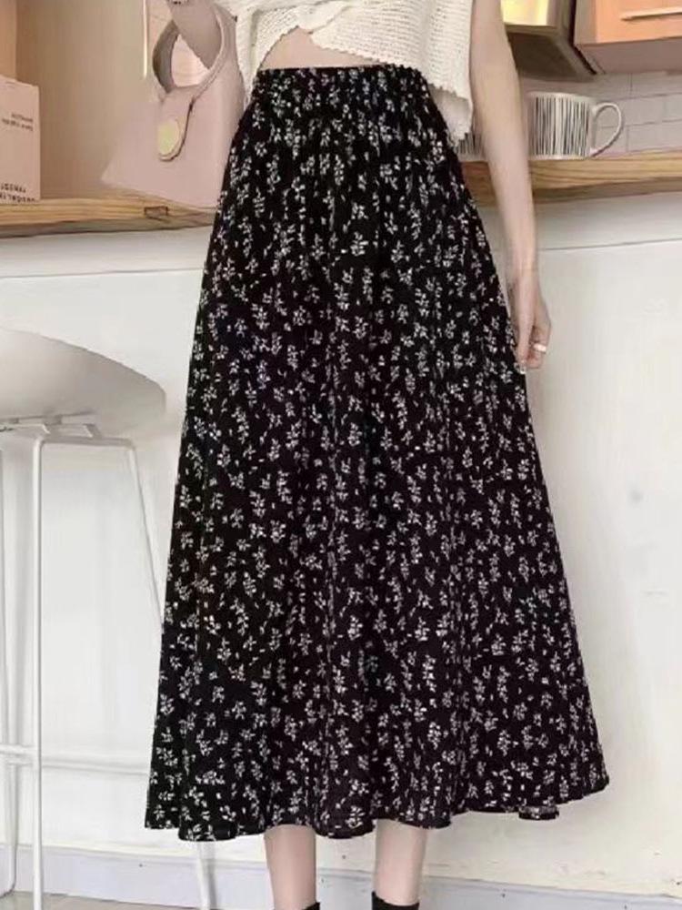 Elegant Black Floral A-Line Midi Skirt: High-Waisted, Slimming, Retro Design for Women - Perfect for Spring/Autumn