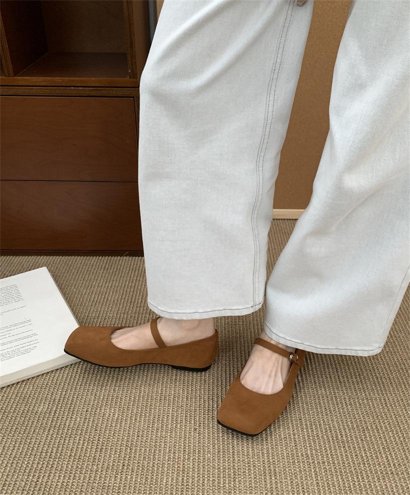 

Women s shoes real shot retro Mori Mary Jane shoes women s shoes suede shallow mouth word with flat bottom versatile single shoes 39 верблюд