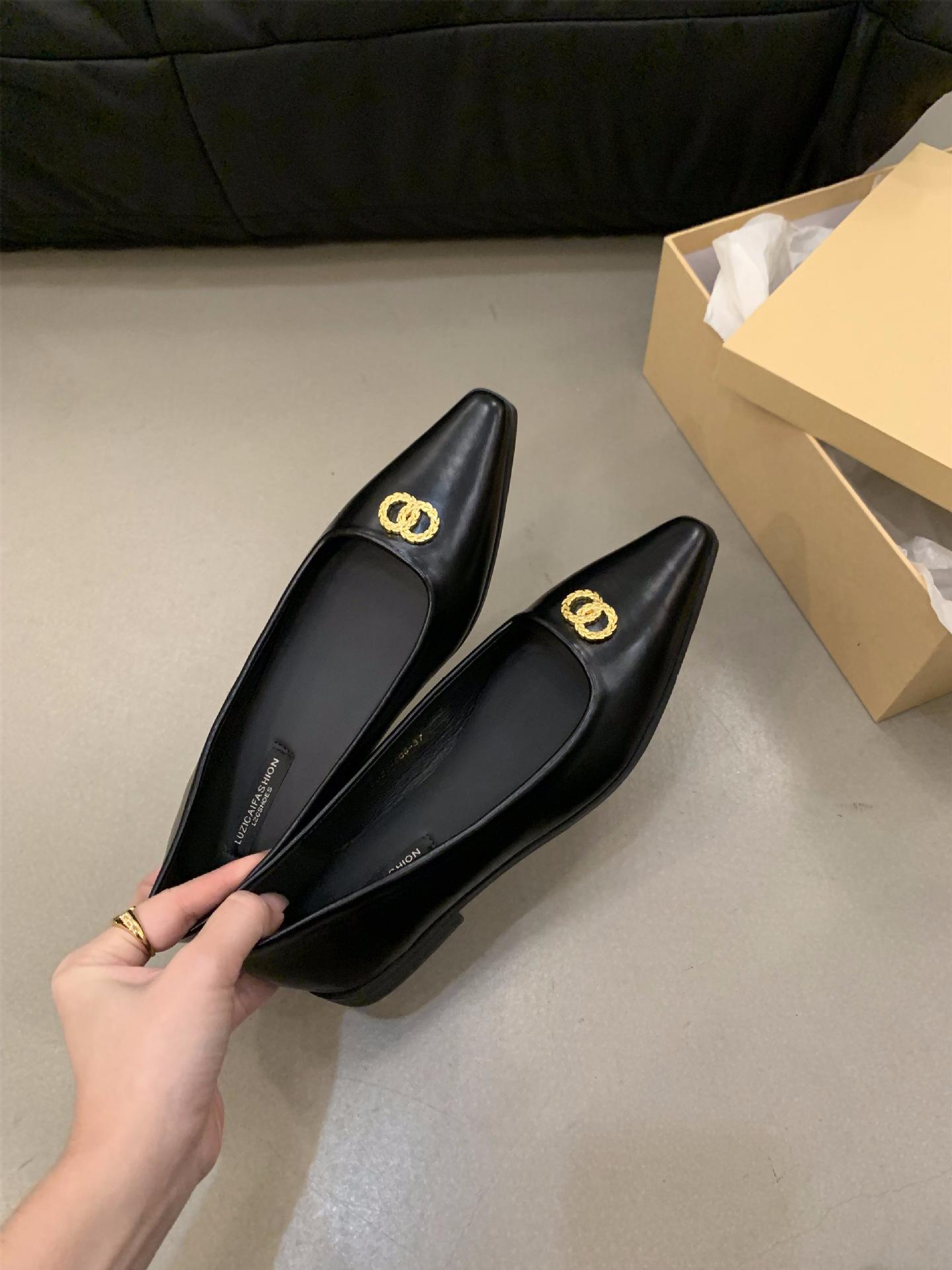 

Французский темперамент маленькие ароматные туфли-лодочки женская обувь 2025 новая летняя плоская черная с острым носком весенне-осенняя обувь 35 чёрный